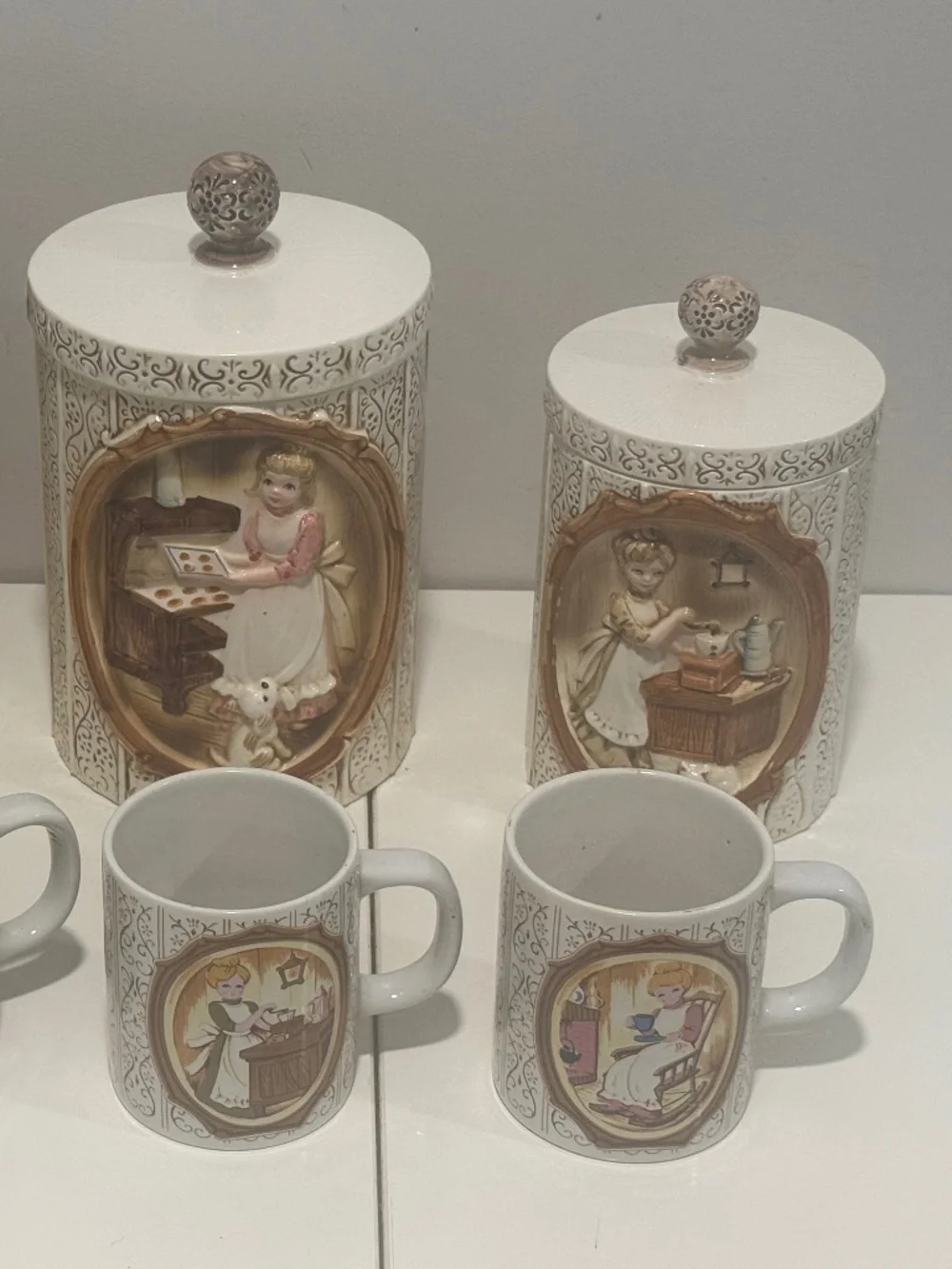 1975 Sears Pioneer Woman 3 Canisters + 4 Mugs Set - Original